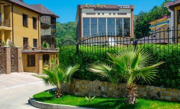 Фотографии Гостиница Guest House «Svetlana» г. Сочи Краснодарский край (Россия) №1 Фото Гостиница Guest House «Svetlana» г. Сочи 1
