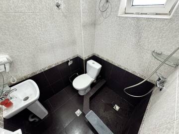 Фото номера 3-местная комната стандарт Гостиница Гостевой дом Ани г. Сочи 7