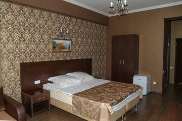 Фото номера Номер стандарт (с завтраком) Отель Антика г. Сочи 3