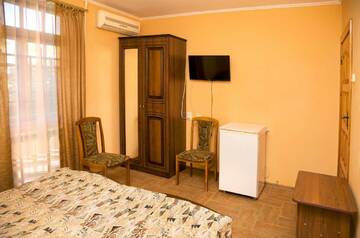 Фото номера «Стандарт» 2-х местный (без балкона) Гостиница Lidiya Guest House г. Сочи 4