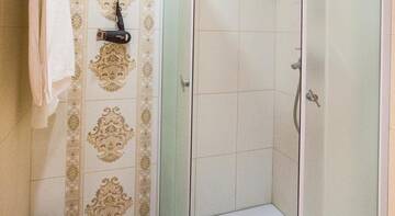Фото номера Полулюкс Гостиница Золотой Дом г. Сочи 4
