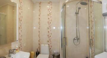 Фото номера Апартаменты с 1 спальней с видом на море Гостиница Alpha Apartments Voykova г. Сочи 5