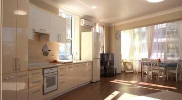 Фото номера Апартаменты Делюкс Гостиница Alpha Apartments Voykova г. Сочи 18
