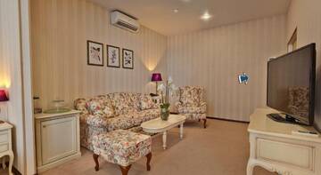 Фото номера Люкс с видом на море (для 4 взрослых) Гостиница Dolphin Resort Hotel &amp; Conference г. Сочи 6