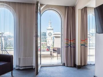 Фото номера Двухкомнатный Люкс с террасой Гостиница Cosmos Sochi Hotel г. Сочи 3