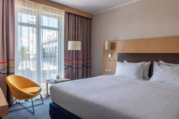 Фото номера Стандартный с видом на город Гостиница Cosmos Sochi Hotel г. Сочи 6