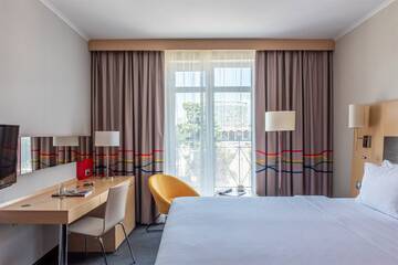 Фото номера Улучшенный с балконом Гостиница Cosmos Sochi Hotel г. Сочи 5
