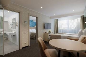 Фото номера Семейный (Family room) Гостиница Sea Galaxy Hotel Congress &amp; Spa г. Сочи 4