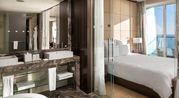 Фото номера Номер Swiss Signature Гостиница Swissоtel Resort Сочи Камелия г. Сочи 5