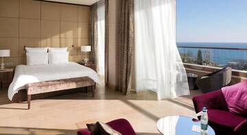 Фото номера Номер Swiss Advantage с кроватью размера «king-size», вид на море Гостиница Swissоtel Resort Сочи Камелия г. Сочи 7