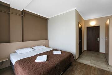 Фото номера Двухместный номер с 1 кроватью или 2 отдельными кроватями Отель Пеликан г. Сочи 2