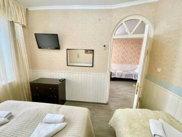 Фото номера Люкс с 2 спальнями Гостиница Lazur Guest House г. Сочи 9