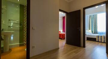 Фото номера Стандартный семейный номер с видом на море Гостиница Guest House Nika г. Сочи 5