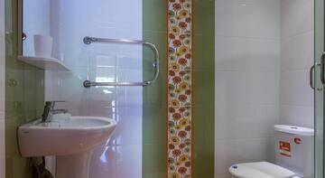 Фото номера Стандартный семейный номер с видом на море Гостиница Guest House Nika г. Сочи 6
