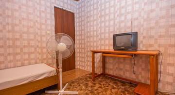 Фото номера Четырехместный номер эконом-класса с общей ванной комнатой Гостиница Guest House Chayka г. Сочи 5