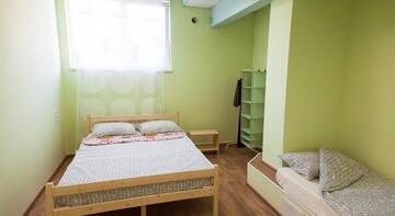 Фото номера Улучшенный семейный номер Гостиница Yo! Хостел Сочи г. Сочи 2