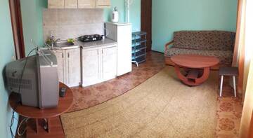 Фото номера Трехместный номер с ванной комнатой Гостиница Komsomolskaya 38A Guest house г. Сочи 4