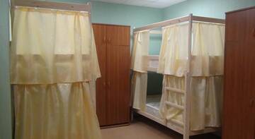 Фото номера Верхнее спальное место на двухъярусной кровати в общем 10-местном номере для мужчин Гостиница Новый Хостел Сочи г. Сочи 2