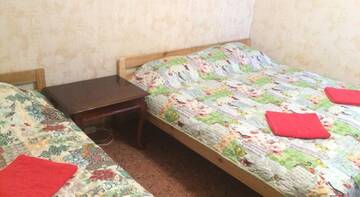 Фото номера Стандартный трехместный номер-студио Гостиница Гостевой Дом «Гости» г. Сочи 7