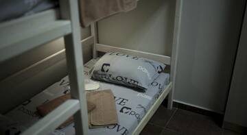 Фото номера Спальное место на двухъярусной кровати в общем четырехместном номере для женщин Хостел Lapin Vesta г. Сочи 3