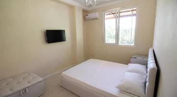 Фото номера Люкс с кроватью размера &quot;king-size&quot; Гостиница Guest house Nadegda г. Сочи 2
