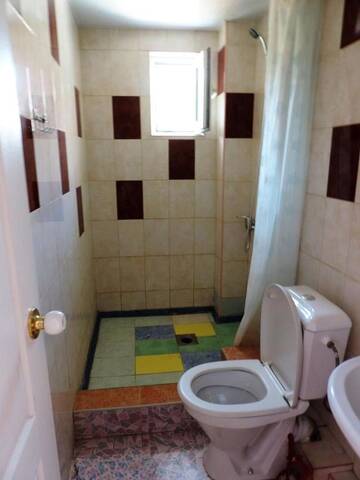 Фото номера Трехместный номер с ванной Гостевой дом Svetlana Guesthouse г. Сочи 4