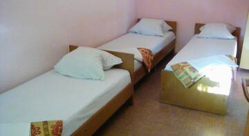 Фото номера Бюджетный трехместный номер Гостиница Guest House on Kievskaya г. Сочи 2