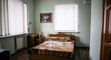 Фото номера Стандартный двухместный номер с 1 кроватью и балконом Гостиница Гостевой Дом на Фабрициус 4/2 г. Сочи 12