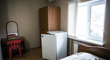 Фото номера Стандартный двухместный номер с 1 кроватью и душем Гостиница Гостевой Дом на Фабрициус 4/2 г. Сочи 10