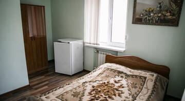 Фото номера Стандартный двухместный номер с 1 кроватью и балконом Гостиница Гостевой Дом на Фабрициус 4/2 г. Сочи 9