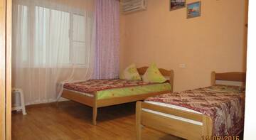 Фото номера Трехместный номер с видом на горы Гостиница Guest house Kiwi г. Сочи 2