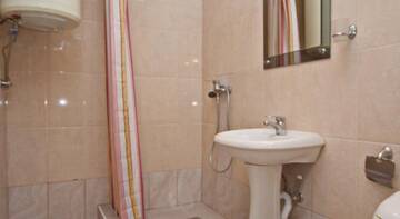 Фото номера Номер &quot;Стандарт&quot; Гостиница Guest House Yuzhniy г. Сочи 13