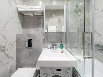 Фото номера Апартаменты Luxe Family с балконом Апарт-отели Апарт-отель МЕТРОПОЛЬ г. Сочи 11