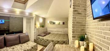 Фото номера Студия с мансардной крышей и террасой Гостиница LOFT studii г. Сочи 2