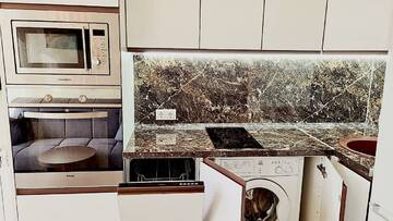 Фото номера 2-комнатный номер полулюкс Апартаменты Golden Holiday Apartments г. Сочи 18