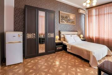 Фото номера Люкс трехместный Гостиница Art Home г. Сочи 4