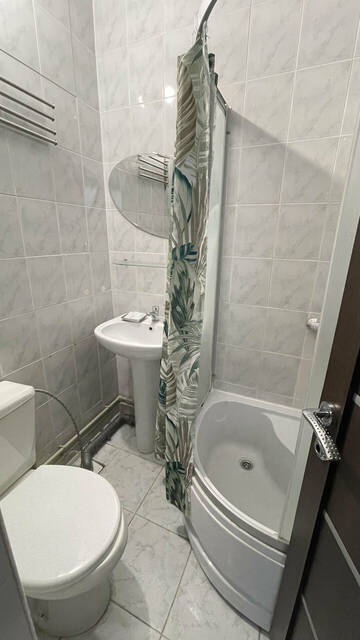 Фото номера Трехместный номер Гостиница Joy Apartments г. Сочи 7