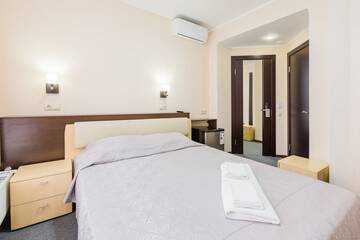 Фото номера Двухместный номер с панорамным окном Отель Very Hotel г. Сочи 3