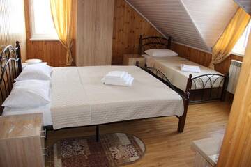 Фото номера Трехместный номер Гостиница Vernuy Mini-hotel г. Сочи 7