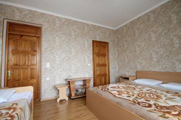 Фото номера Трехместный номер Гостиница Vernuy Mini-hotel г. Сочи 3